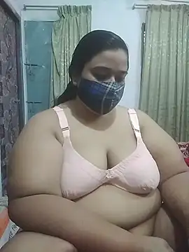 Snapshot of momo_loves chatting on May 21, 3:35 am momo loves online show from May 21, 3:35 am