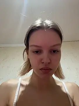 Snapshot of AshleyMur chatting on June 22, 5:48 am AshleyMur online show from June 22, 5:48 am