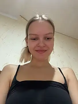 Snapshot of AshleyMur chatting on July 17, 4:52 am AshleyMur online show from July 17, 4:52 am