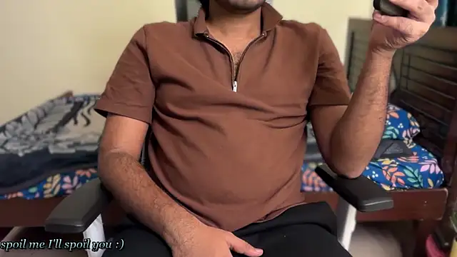 Snapshot of Ruthless_guyy chatting on June 19, 6:45 pm Ruthless guyy online show from June 19, 6:45 pm