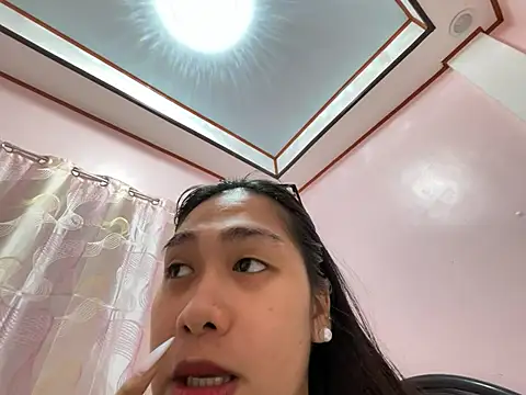 Snapshot of Mira_Janee chatting on January 13, 12:10 pm Mira Janee online show from January 13, 12:10 pm