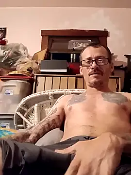 Snapshot of THUROBREED83 chatting on September 22, 5:53 am THUROBREED83 online show from September 22, 5:53 am