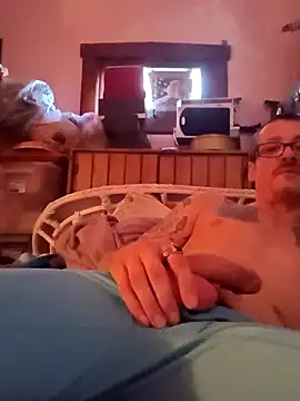 Snapshot of THUROBREED83 chatting on September 28, 8:58 pm THUROBREED83 online show from September 28, 8:58 pm