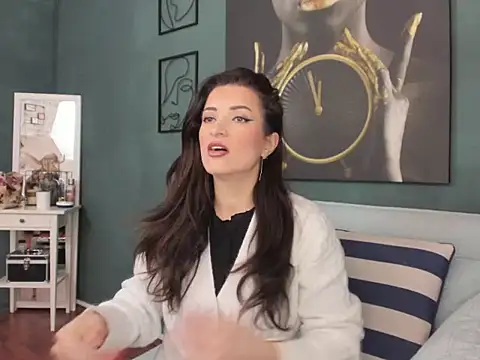 Snapshot of VanillaBlyss chatting on February 4, 9:37 am VanillaBlyss online show from February 4, 9:37 am