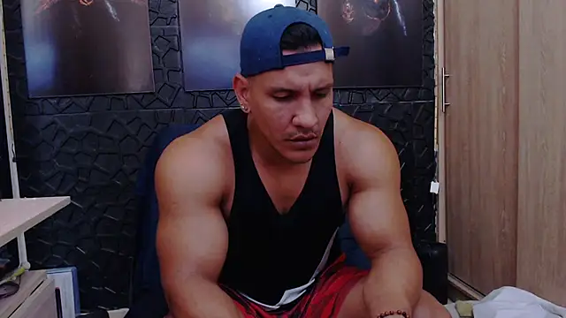 Snapshot of viktor_herrera chatting on July 1, 5:34 pm viktor herrera online show from July 1, 5:34 pm