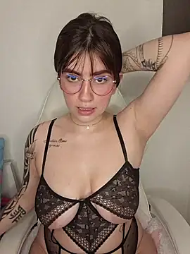 Snapshot of kuritto_ chatting on February 22, 12:01 am kuritto online show from February 22, 12:01 am