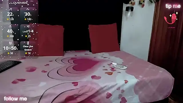 vsamanthaper1 online show from February 13, 7:43 pm