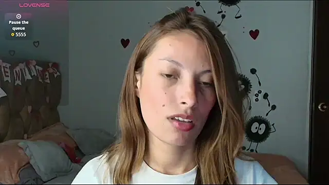 Snapshot of Sweet_moon_v_ chatting on February 20, 12:07 am Sweet moon v online show from February 20, 12:07 am