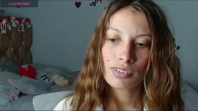 Snapshot of Sweet_moon_v_ chatting on February 28, 11:06 pm Sweet moon v online show from February 28, 11:06 pm