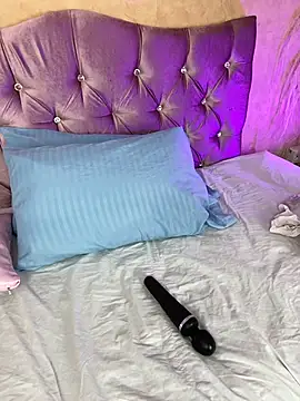 Missy 22  online show from April 7, 1:55 pm