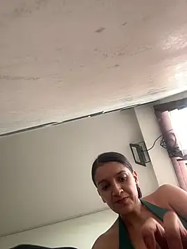 Violett hott  online show from April 13, 12:21 pm