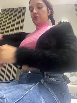 Violett hott  online show from April 18, 11:47 am