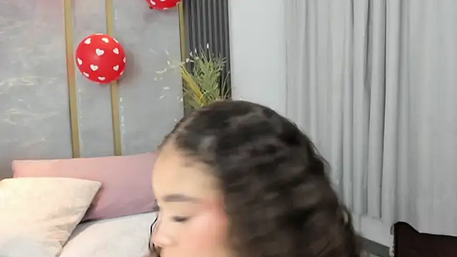 Snapshot of CamilaCastillo chatting on February 14, 12:46 pm CamilaCastillo online show from February 14, 12:46 pm