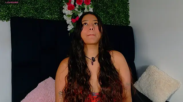 AnnaSmiles online show from May 5, 4:15 pm