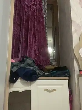 Snapshot of NaaRo-1 chatting on February 2, 9:24 pm NaaRo-1 online show from February 2, 9:24 pm