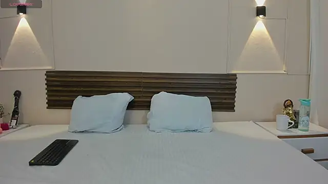 Snapshot of salome_diamond chatting on February 19, 6:59 pm salome diamond online show from February 19, 6:59 pm