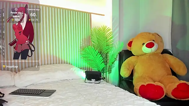 Snapshot of lia_corner chatting on February 13, 7:54 pm lia corner online show from February 13, 7:54 pm