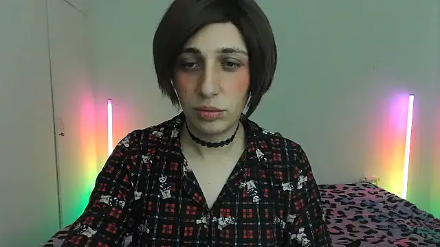 Snapshot of HoneyValentine chatting on February 19, 8:05 pm HoneyValentine online show from February 19, 8:05 pm