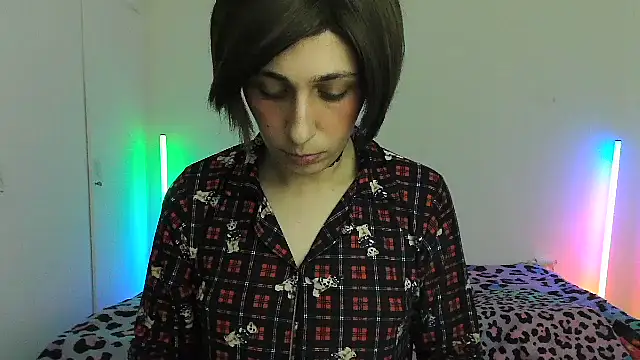 Snapshot of HoneyValentine chatting on February 20, 7:47 pm HoneyValentine online show from February 20, 7:47 pm