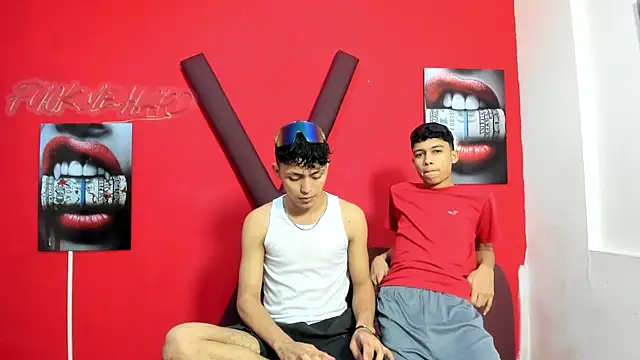 Snapshot of AVENGER_BOYS2026 chatting on April 29, 7:20 pm AVENGER BOYS2026 online show from April 29, 7:20 pm