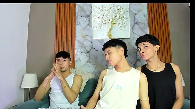 Snapshot of AVENGER_BOYS2026 chatting on July 28, 8:52 pm AVENGER BOYS2026 online show from July 28, 8:52 pm