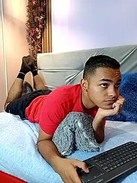 Snapshot of studentdeivy_ chatting on January 10, 10:39 am studentdeivy online show from January 10, 10:39 am