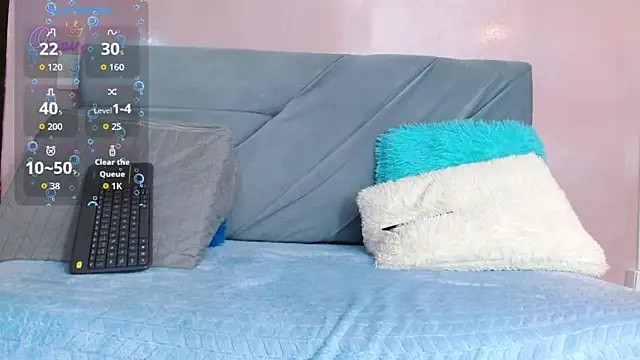 Snapshot of studentdeivy_ chatting on February 10, 12:20 pm studentdeivy online show from February 10, 12:20 pm