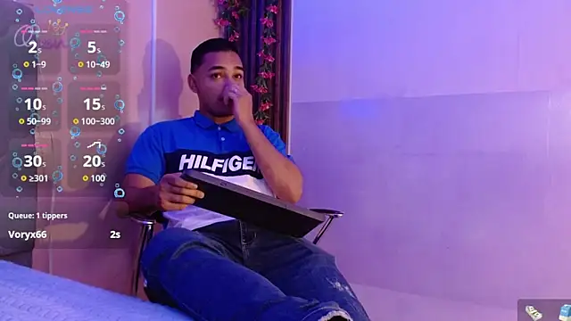 Snapshot of studentdeivy_ chatting on February 23, 12:02 pm studentdeivy online show from February 23, 12:02 pm