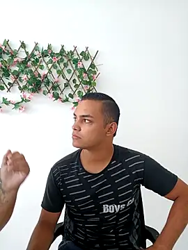 Snapshot of studentdeivy_ chatting on March 31, 6:19 pm studentdeivy online show from March 31, 6:19 pm