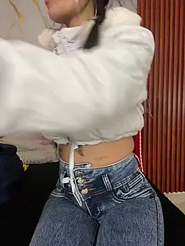 Snapshot of Michelle_ec chatting on February 19, 7:10 pm Michelle ec online show from February 19, 7:10 pm