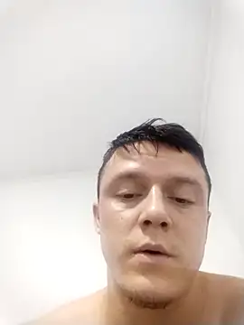 RAFAELQUINTEROSCAVALHEI online show from January 6, 9:07 pm