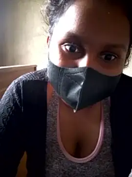 Snapshot of Neha-babySl chatting on January 8, 5:43 am Neha-babySl online show from January 8, 5:43 am