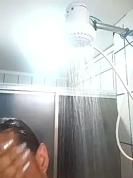 Snapshot of ofjuliaa chatting on January 17, 6:33 pm ofjuliaa online show from January 17, 6:33 pm