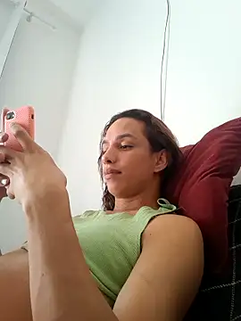 Snapshot of ofjuliaa chatting on January 31, 7:11 pm ofjuliaa online show from January 31, 7:11 pm