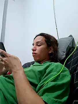 ofjuliaa online show from March 22, 5:00 am