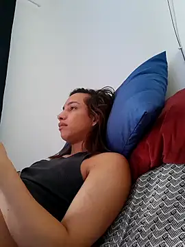 ofjuliaa online show from April 11, 7:07 pm