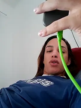 Snapshot of ofjuliaa chatting on April 20, 3:04 pm ofjuliaa online show from April 20, 3:04 pm
