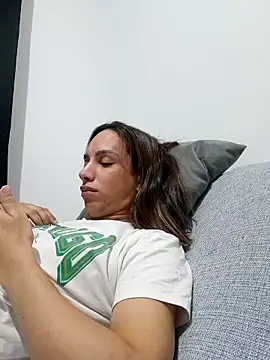 Snapshot of ofjuliaa chatting on April 25, 4:26 am ofjuliaa online show from April 25, 4:26 am
