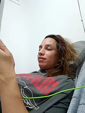Snapshot of ofjuliaa chatting on April 26, 10:51 pm ofjuliaa online show from April 26, 10:51 pm