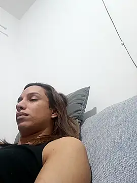 Snapshot of ofjuliaa chatting on April 27, 8:18 pm ofjuliaa online show from April 27, 8:18 pm