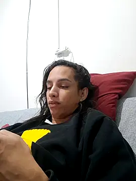 Snapshot of ofjuliaa chatting on May 9, 6:57 pm ofjuliaa online show from May 9, 6:57 pm