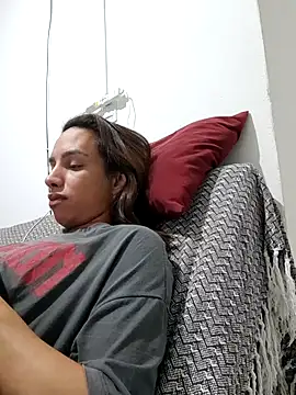 Snapshot of ofjuliaa chatting on May 24, 9:53 pm ofjuliaa online show from May 24, 9:53 pm