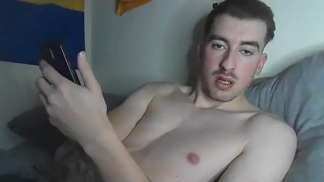 Snapshot of essexboy_2002 chatting on January 8, 11:40 pm essexboy 2002 online show from January 8, 11:40 pm