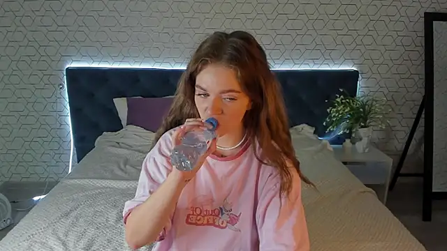 desiree doll online show from February 23, 1:03 am