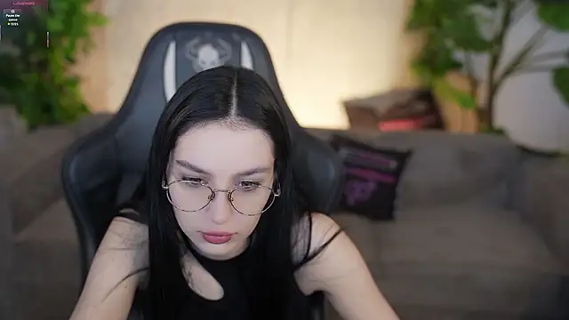 Snapshot of Mila_Rose054 chatting on February 28, 8:26 am Mila Rose054 online show from February 28, 8:26 am