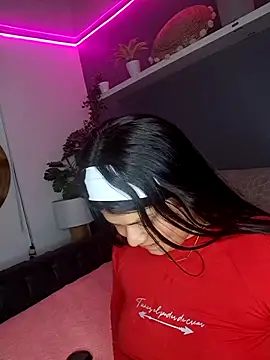 Snapshot of adhara-walk chatting on January 15, 2:10 pm adhara-walk online show from January 15, 2:10 pm