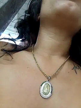 Snapshot of chikivivi- chatting on April 20, 12:30 pm chikivivi- online show from April 20, 12:30 pm