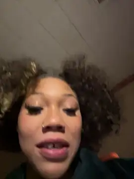 Snapshot of Tamiii420 chatting on February 7, 5:22 am Tamiii420 online show from February 7, 5:22 am