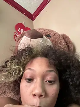 Snapshot of Tamiii420 chatting on February 14, 5:43 pm Tamiii420 online show from February 14, 5:43 pm