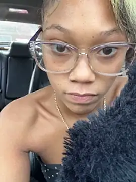 Snapshot of Tamiii420 chatting on February 25, 5:11 pm Tamiii420 online show from February 25, 5:11 pm